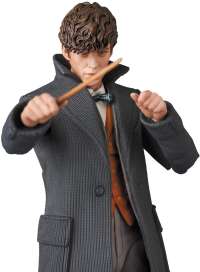 Фигурка Фантастические твари: Преступления Грин-де-Вальда - Ньют Саламандер (Fantastic Beasts: The Crimes of Grindelwald: Newt Scamander Action Figure)