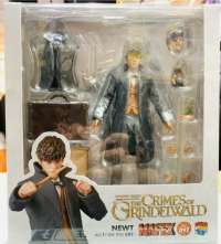Фигурка Фантастические твари: Преступления Грин-де-Вальда - Ньют Саламандер (Fantastic Beasts: The Crimes of Grindelwald: Newt Scamander Action Figure)